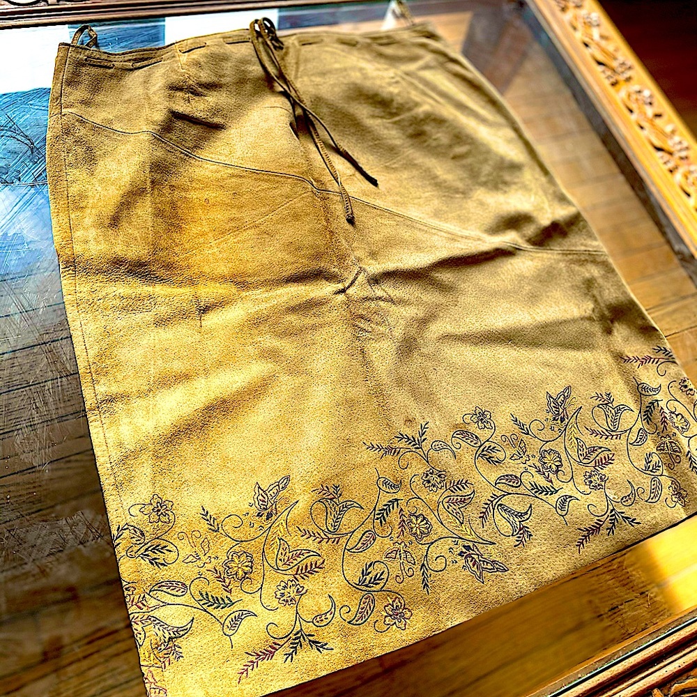 Express Suede Skirt